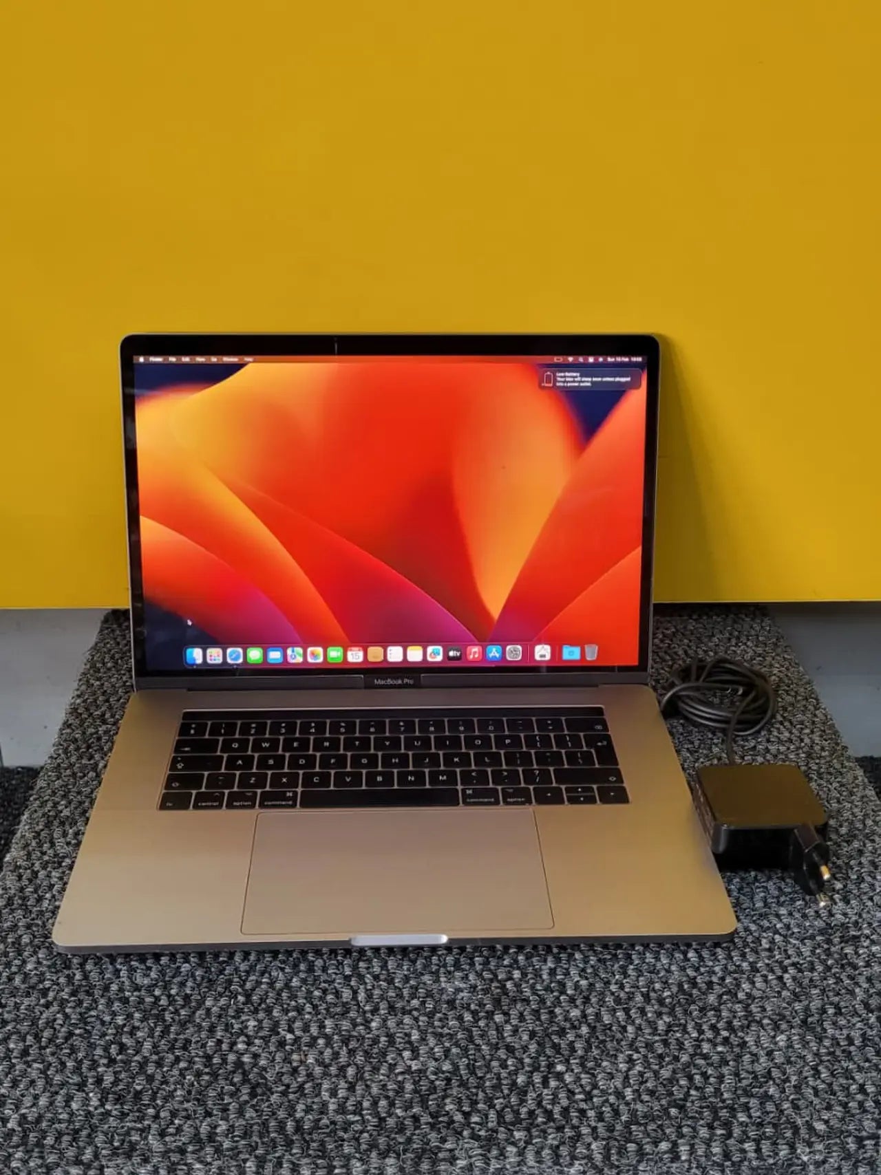 Macbook Pro 15-Inch, 2017 Touchbar