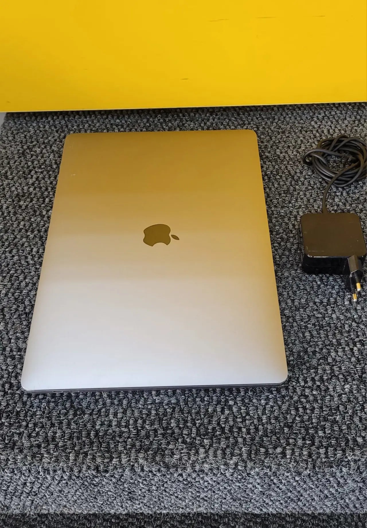 Macbook Pro 15-Inch, 2017 Touchbar